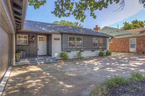 Exterior - 4435 E 60th St, Tulsa, OK 74135 photo 5 of 10