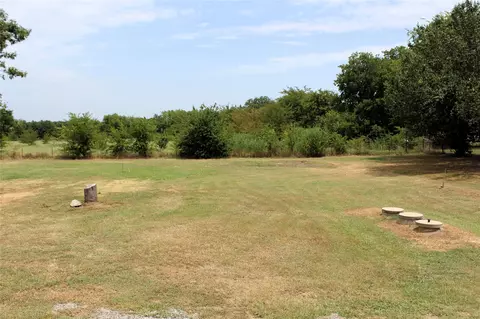 Exterior - 406 Second St, Calera, OK 74730 photo 7 of 7