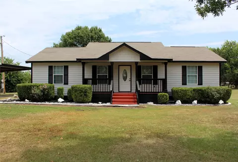Exterior - 406 Second St, Calera, OK 74730 photo 3 of 7