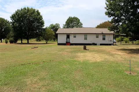 Exterior - 406 Second St, Calera, OK 74730 photo 6 of 7