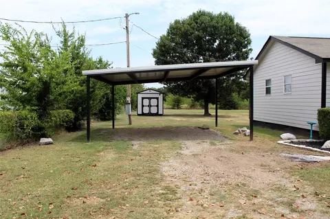 Exterior - 406 Second St, Calera, OK 74730 photo 4 of 7