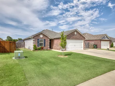 7511 E 144th St N, Collinsville, OK 74021