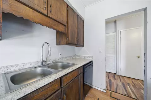 Kitchen - 7876 E Latimer Pl, Tulsa, OK 74115 photo 2 of 2
