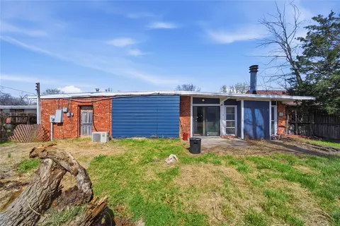 Exterior - 7876 E Latimer Pl, Tulsa, OK 74115 photo 3 of 4