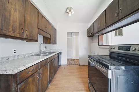Kitchen - 7876 E Latimer Pl, Tulsa, OK 74115 photo 1 of 2