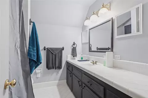 Bath - 8221 E 35th St, Tulsa, OK 74145 photo 3 of 3