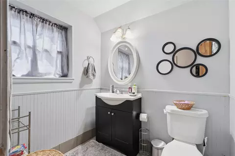 Bath - 8221 E 35th St, Tulsa, OK 74145 photo 2 of 3