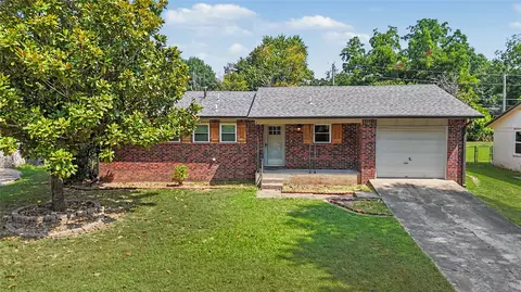 307 Dogwood Dr, Tahlequah, OK 74464