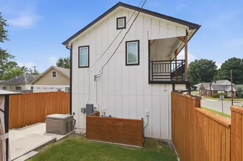 Exterior - 2212 E 12th Pl, Tulsa, OK 74104 photo 6 of 9