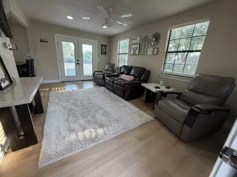 Living - 305 Mcgee, Eufaula, OK 74432 photo 1 of 2