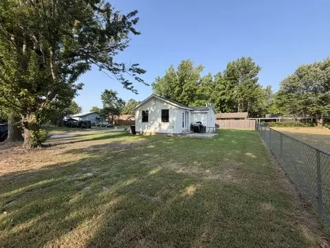 Exterior - 305 Mcgee, Eufaula, OK 74432 photo 3 of 3