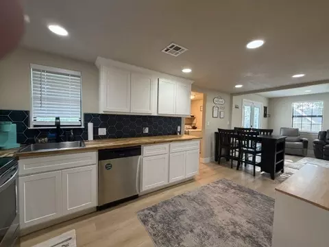 Kitchen - 305 Mcgee, Eufaula, OK 74432 photo 2 of 3