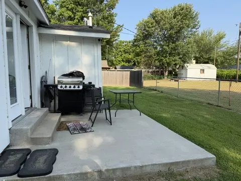 Exterior - 305 Mcgee, Eufaula, OK 74432 photo 2 of 3