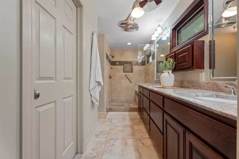 Bath - 449710 E 355 Rd, Afton, OK 74331 photo 1 of 5