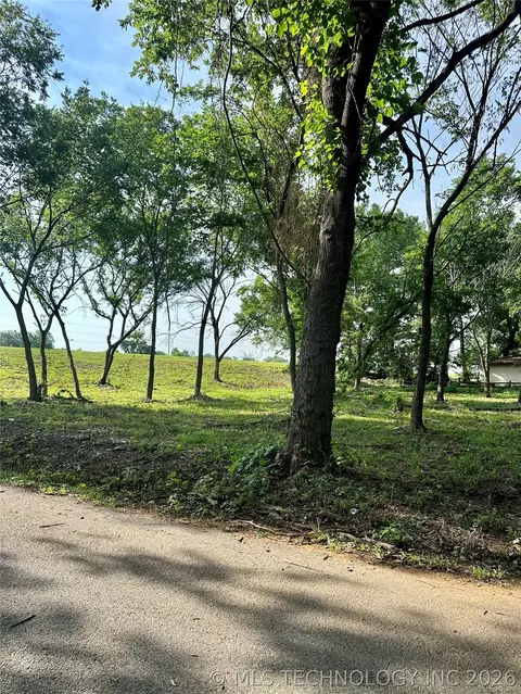 Gershwin Drive, Durant, OK 74701 photo 3