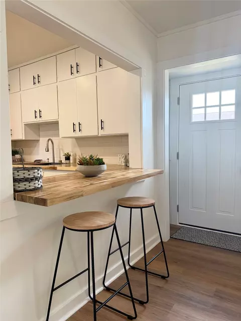 Kitchen - 307 N Hartman Ave, Cushing, OK 74023 photo 11 of 14