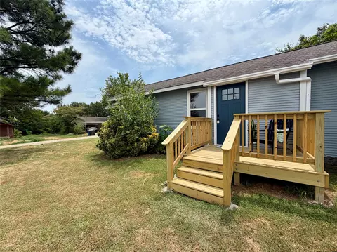 Exterior - 307 N Hartman Ave, Cushing, OK 74023 photo 12 of 13