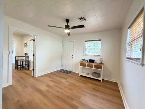 Entry Way - 307 N Hartman Ave, Cushing, OK 74023 photo 2 of 3