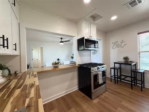 Kitchen - 307 N Hartman Ave, Cushing, OK 74023 photo 9 of 14