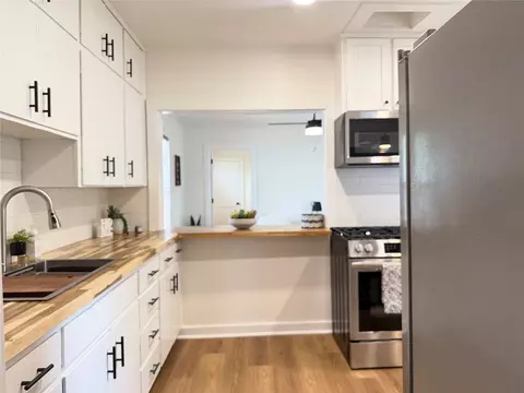 Kitchen - 307 N Hartman Ave, Cushing, OK 74023 photo 10 of 14