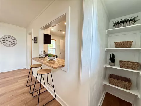 Entry Way - 307 N Hartman Ave, Cushing, OK 74023 photo 1 of 3