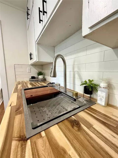 Kitchen - 307 N Hartman Ave, Cushing, OK 74023 photo 5 of 14