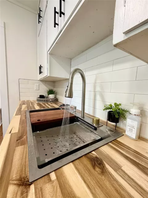 Kitchen - 307 N Hartman Ave, Cushing, OK 74023 photo 6 of 14