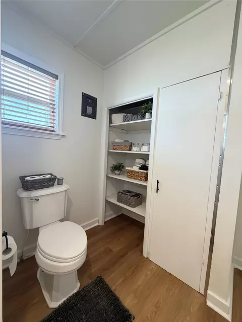 Bath - 307 N Hartman Ave, Cushing, OK 74023 photo 2 of 5