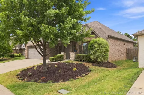 2605 W 111th Pl S, Jenks, OK 74037