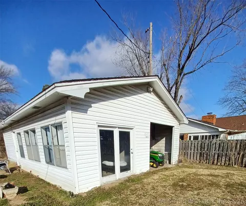 Other - 722 SW 4th St, Checotah, OK 74426 photo 10 of 11