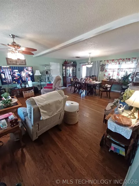 Living - 722 SW 4th St, Checotah, OK 74426 photo 1 of 2