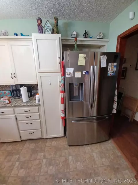Kitchen - 722 SW 4th St, Checotah, OK 74426 photo 2 of 4