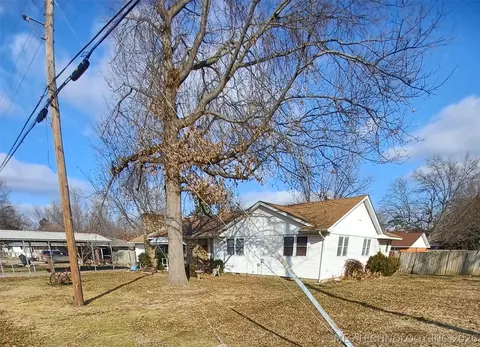 Other - 722 SW 4th St, Checotah, OK 74426 photo 2 of 11