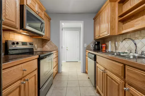 Entry Way - 831 Elgin Pl, Broken Arrow, OK 74012 photo 1 of 1