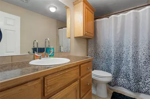 Bath - 831 Elgin Pl, Broken Arrow, OK 74012 photo 1 of 1