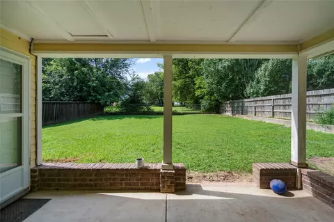 Exterior - 831 Elgin Pl, Broken Arrow, OK 74012 photo 4 of 4