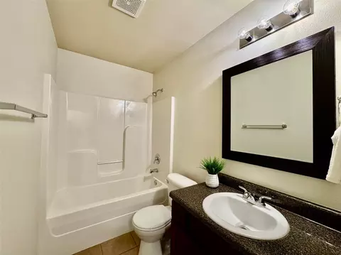 Bath - 3504 E Gillette St, Broken Arrow, OK 74012 photo 2 of 2