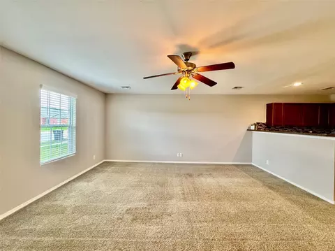 Living - 3504 E Gillette St, Broken Arrow, OK 74012 photo 2 of 6