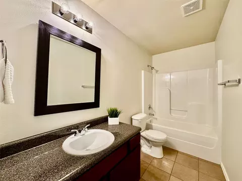 Bath - 3504 E Gillette St, Broken Arrow, OK 74012 photo 1 of 2