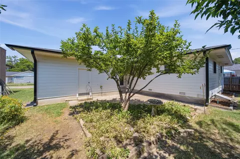 Exterior - 6736 E 28th St, Tulsa, OK 74129 photo 3 of 5