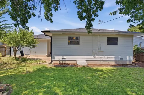 Exterior - 6736 E 28th St, Tulsa, OK 74129 photo 4 of 5