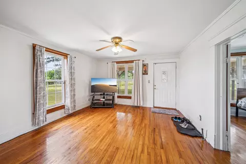 Living - 11029 Ns 367 Rd, Wewoka, OK 74884 photo 1 of 2
