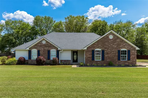 8202 E Lindy Ln, Claremore, OK 74019