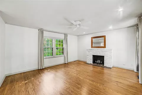 Living - 214 E 28th St, Tulsa, OK 74114 photo 2 of 9