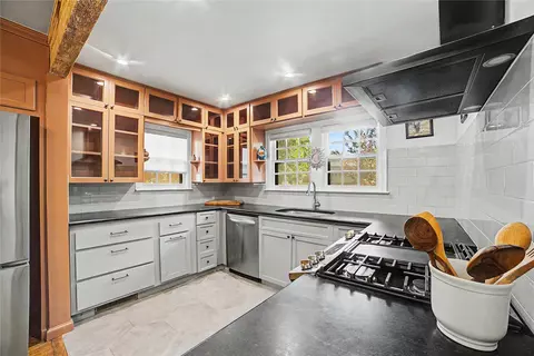 Kitchen - 214 E 28th St, Tulsa, OK 74114 photo 1 of 3