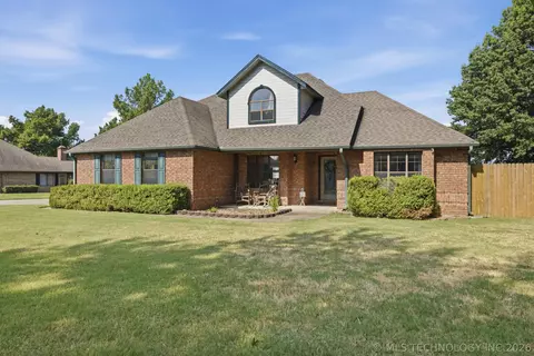 208 Heritage Ct, Fort Gibson, OK 74434