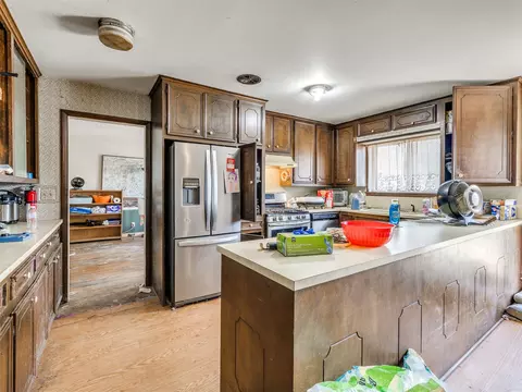 Kitchen - 6644 E 26th Pl, Tulsa, OK 74129 photo 2 of 7