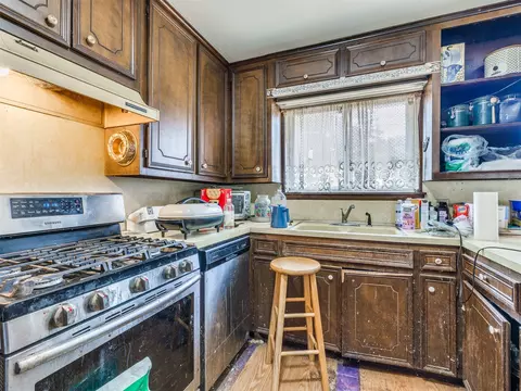 Kitchen - 6644 E 26th Pl, Tulsa, OK 74129 photo 5 of 7