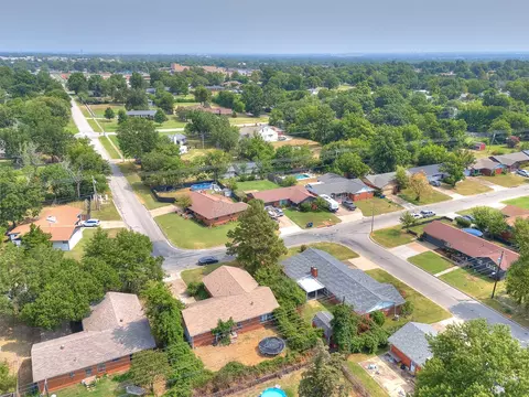 View/Area - 6644 E 26th Pl, Tulsa, OK 74129 photo 8 of 9