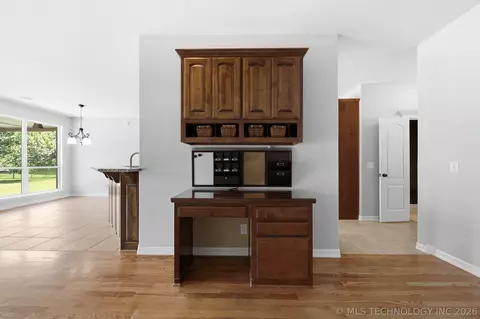 Entry Way - 7709 El Paso St, Broken Arrow, OK 74014 photo 4 of 10